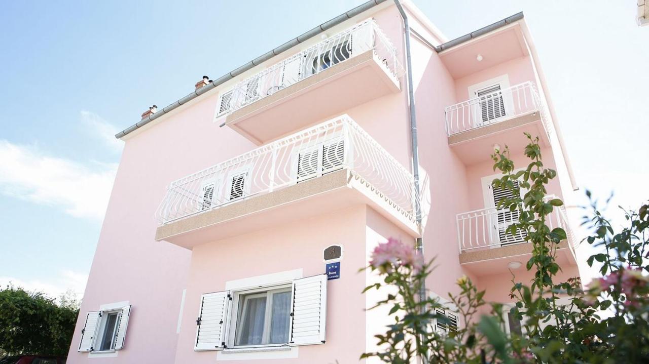 Ivic Apartments Vodice Croatia エクステリア 写真