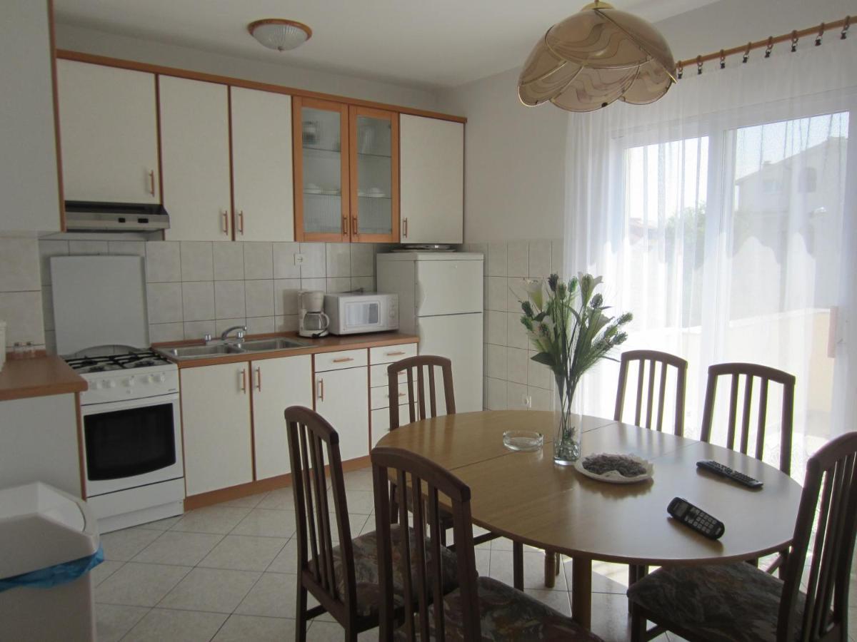 Ivic Apartments Vodice Croatia エクステリア 写真